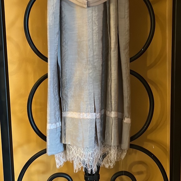 BCBG MAX AZRIA Runway Collection - Picture 9 of 10